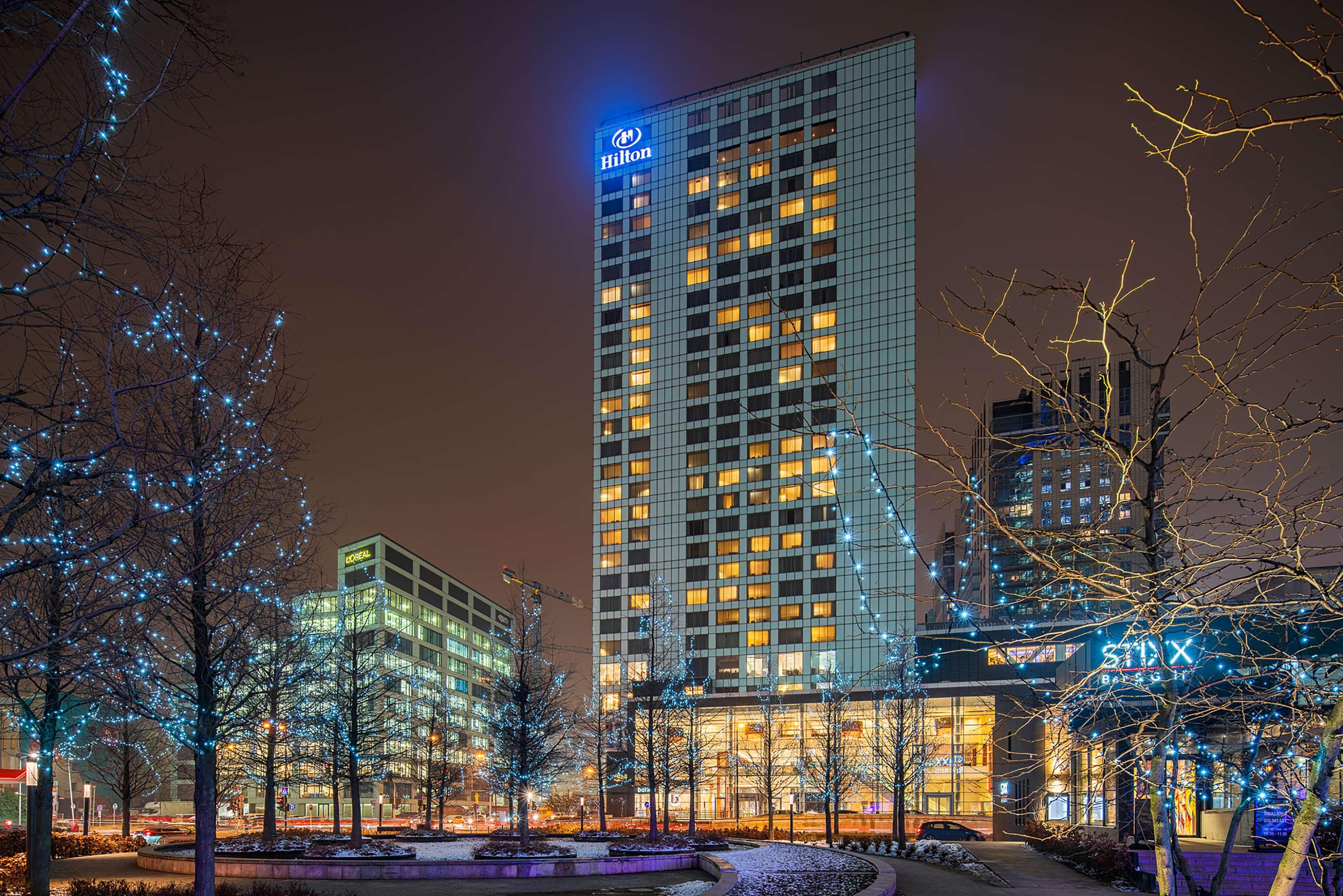 Hilton Warsaw City Hotel Экстерьер фото